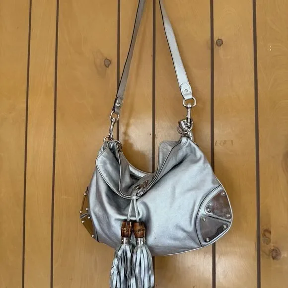 Authentic GUCCI Metallic Silver Leather Medium Indy Babouska Top Handle Bag - Picture 3 of 16